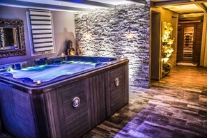 Interior - ZEcamping 3* animé 3km plage parc aquatique locatif TV LV clim 40m2 (Frejus)