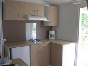 Fridge, microwave, stovetop