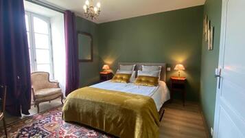 Iron/ironing board, free WiFi, wheelchair access