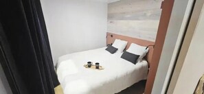 2 bedrooms, WiFi - ZEcamping 3 étoiles piscine chauffée club enfant hammam locatif clim (Florac)