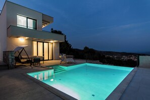 Pool - Villa Morska vila with pool and spectacular views in a small fishing village. (Vinišće)