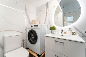 Shower, hair dryer, towels - Perfect Studio by the Sea REF066 (Benalmádena)