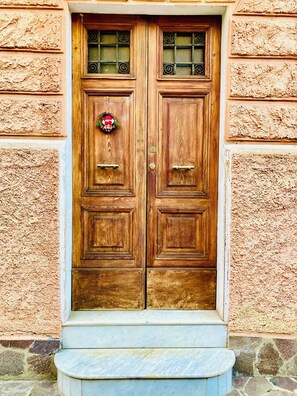 Exterior detail - The Little House of St. John 1924 (Roma)