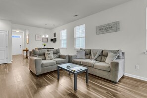 TV - Quiet 3 Bedroom Escape in Ladson with 2 Car Garage (Ladson)