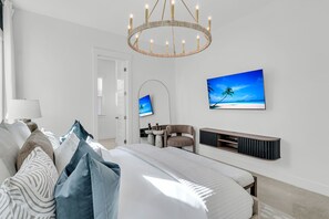 4 bedrooms, iron/ironing board, WiFi, bed sheets - 4-Bd Coastal Retreat Pool, Dock, Lowcountry Living (Hanahan)