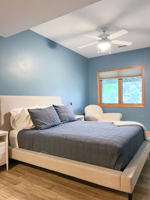 5 bedrooms, iron/ironing board, free WiFi, bed sheets