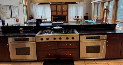 Panorama Lake House Retreat - Sleeps 12