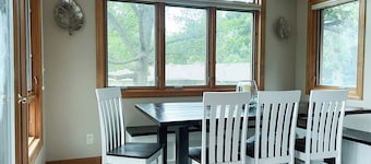 Panorama Lake House Retreat - Sleeps 12