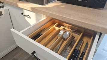 Micro-ondes, four, plaque de cuisson, lave-vaisselle