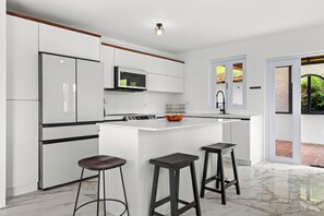 Deluxe House | Private kitchen - 180 Montmare by Otium (Carolina)