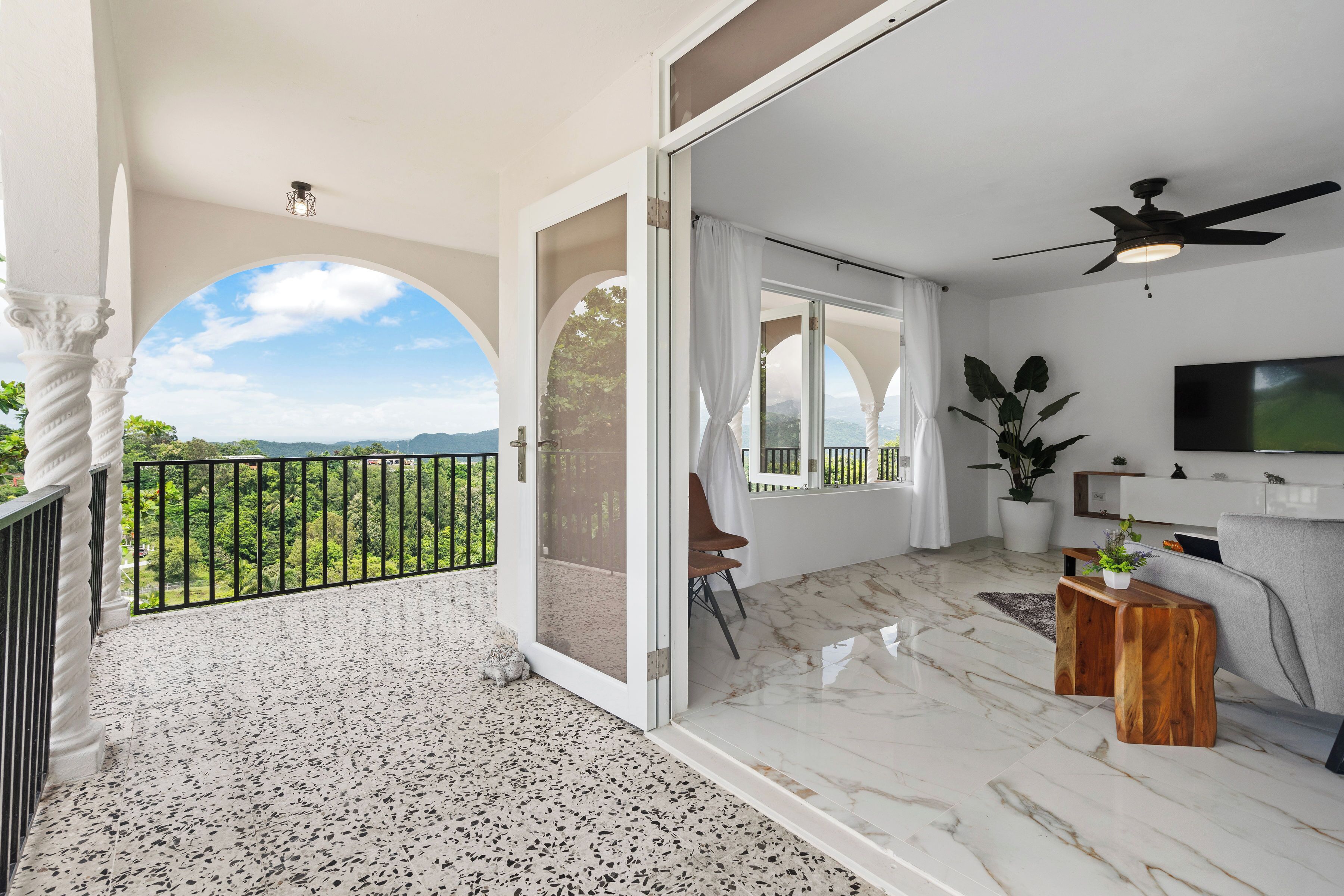 Deluxe House | Interior