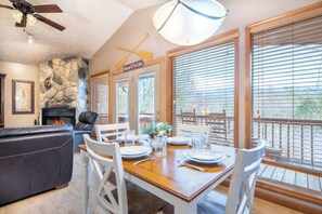 Dining - *Romantic Cabin w/ Hot Tub + Jacuzzi + Fireplace* (Cosby)