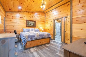 Desk, iron/ironing board, free WiFi, bed sheets - Cozy Mountain Cabin w/ VIEWS | Hot Tub + Fireplace (Cosby)