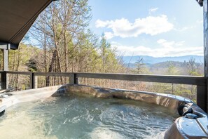Outdoor spa tub - Cozy Mountain Cabin w/ VIEWS | Hot Tub + Fireplace (Cosby)