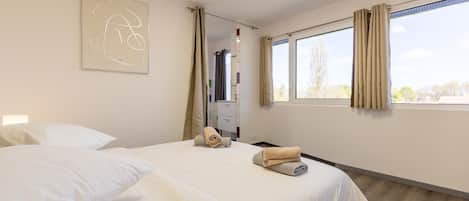 1 chambre, fer et planche à repasser, Wi-Fi, draps fournis