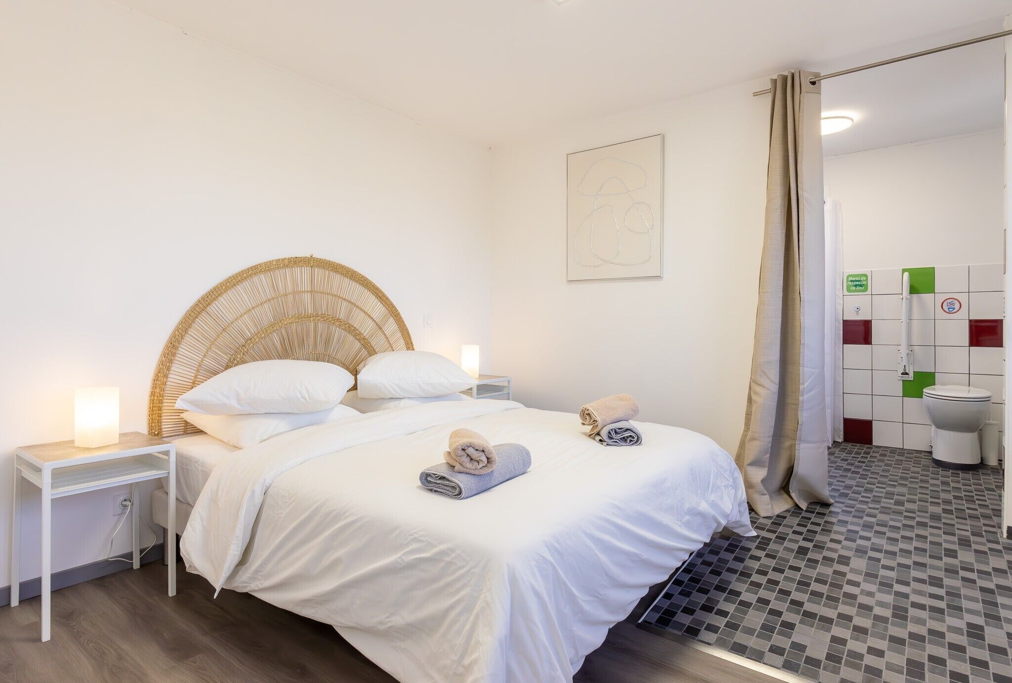 1 slaapkamer, een strijkplank/strijkijzer, wifi, beddengoed