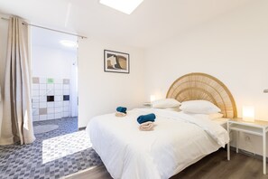 1 chambre, fer et planche à repasser, Wi-Fi, draps fournis