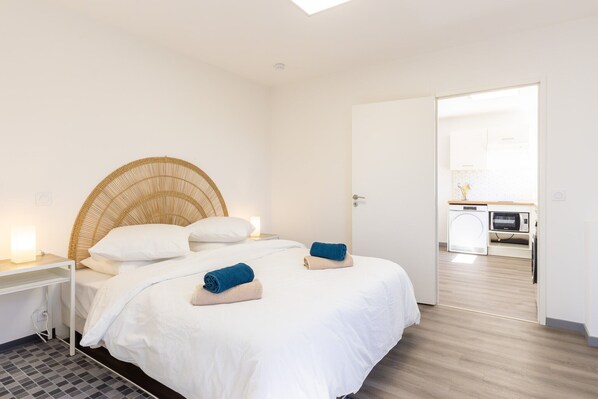 1 chambre, fer et planche à repasser, Wi-Fi, draps fournis