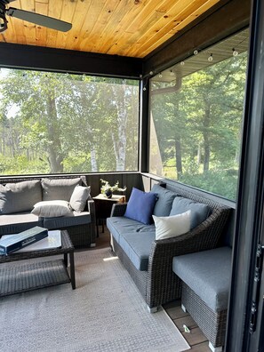 TV, fireplace - Big Sand Lake Getaway 5+ bd sleeps 14+ 90 minutes from Twin Cities in Webster WI (Webster)