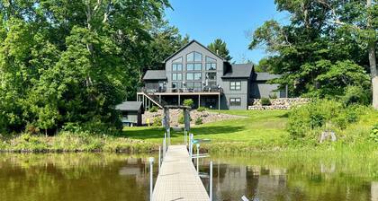 Big Sand Lake Getaway 5+ bd sleeps 14+ 90 minutes from Twin Cities in Webster WI