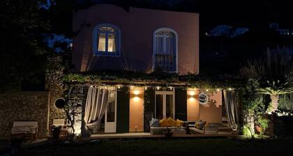 Villa Coralia with a sea view - a 10-minute walk to the Piazzetta