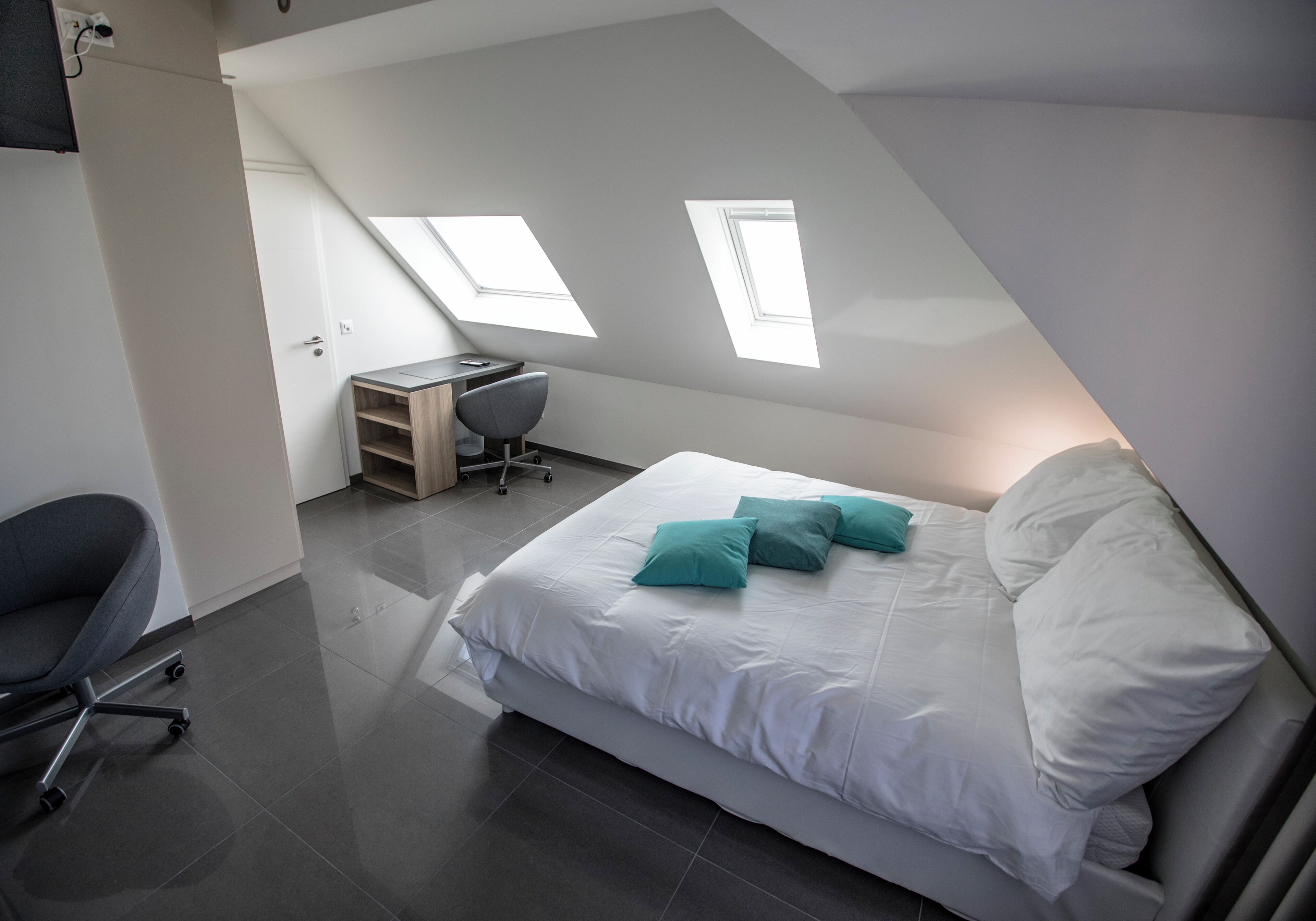 Suite | Schreibtisch, laptopgeeigneter Arbeitsplatz, kostenloses WLAN