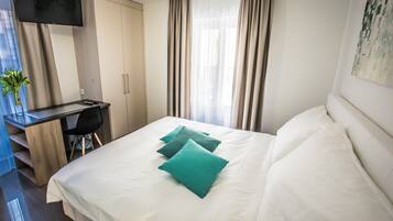 Comfort Double Room | Desk, laptop workspace, free WiFi