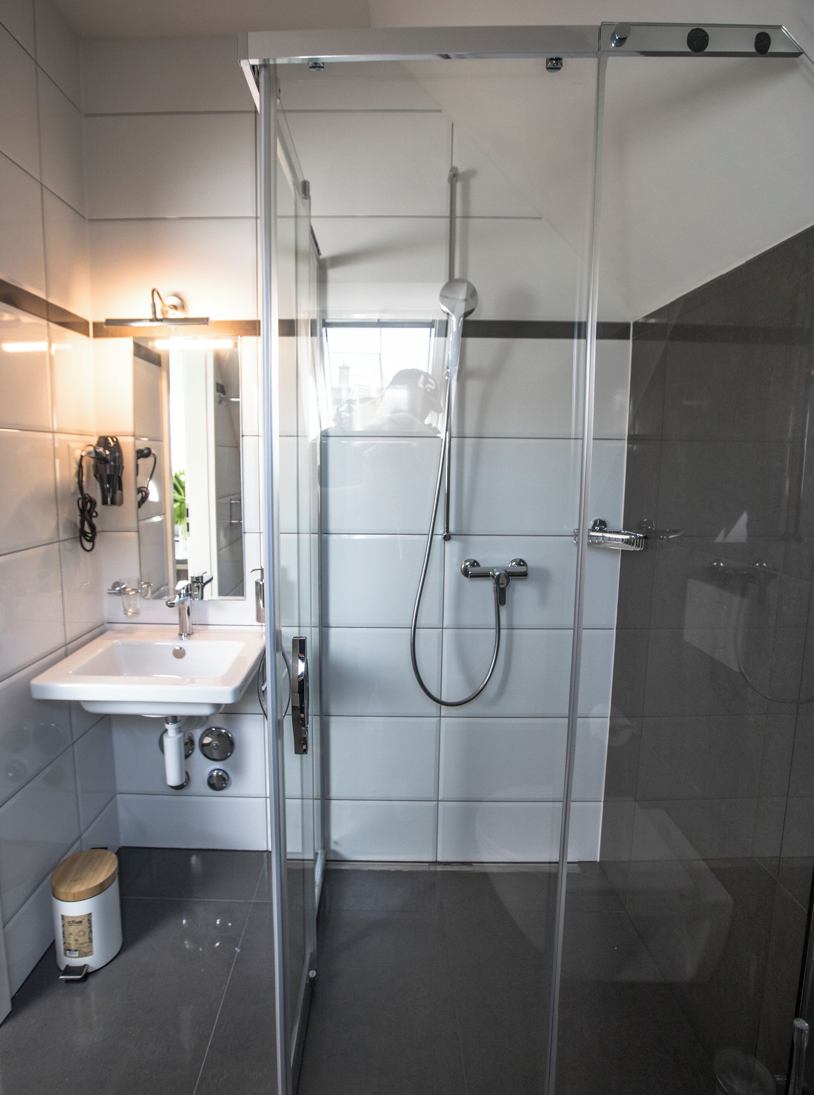 スイート | バスルーム | ヘアドライヤー、タオル、石鹸、シャンプー