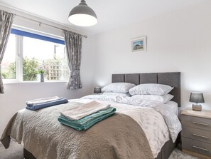 4 bedrooms, individually decorated, individually furnished, free WiFi - Orchard View (St Austell)