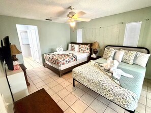 4 chambres, fer et planche à repasser, Wi-Fi gratuit, draps fournis