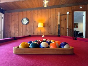 Game room - Spacious 4-Bed 2-Bath Ranch in Rochester, Game Room, RIT, Genesee River, Airport (Rochester)