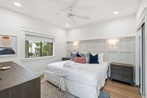 1 bedroom, iron/ironing board, WiFi, bed sheets - Seagrove Crush- Steps to Private Beach! (Santa Rosa Beach)