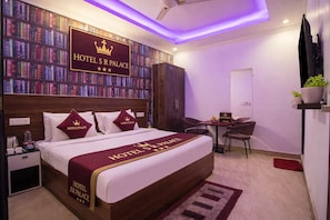 Deluxe Double or Twin Room | Desk, laptop workspace, soundproofing, free WiFi - HOTEL SR PALACE NEAR IGI DELHI AIPRORT (New Delhi)