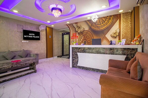 Lobby - HOTEL SR PALACE NEAR IGI DELHI AIPRORT (New Delhi)