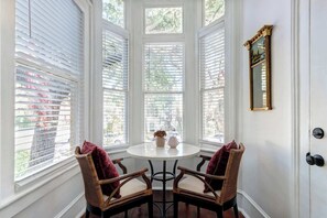 Dining - The Timekeeper’s Nook, Historic | Quiet (Savannah)