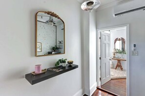 Interior - The Timekeeper’s Nook, Historic | Quiet (Savannah)