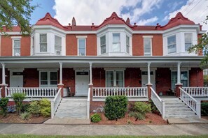 Exterior - Victorian Upstairs Retreat | Near Forsyth Park (Savannah)