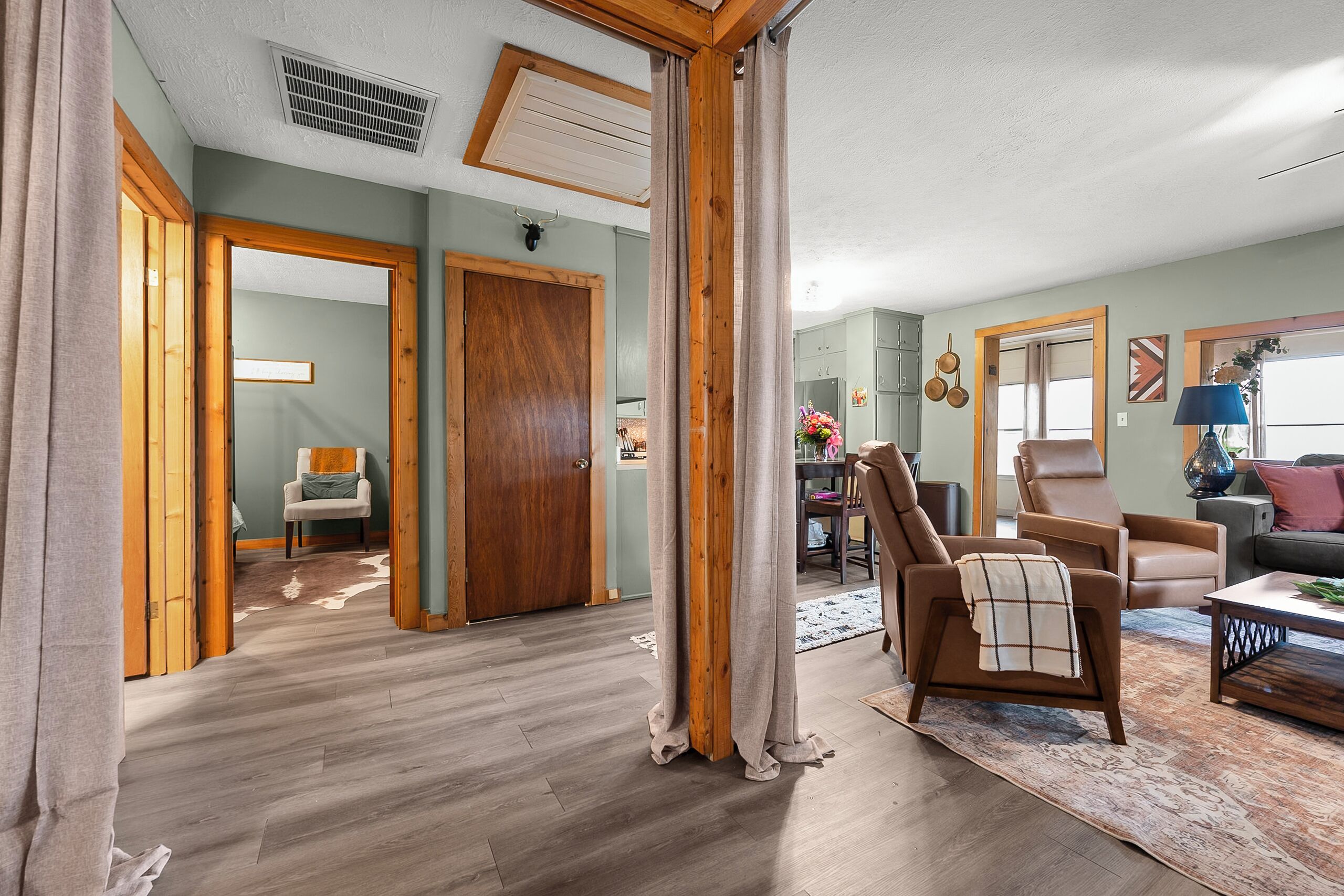 Télévision, cheminée