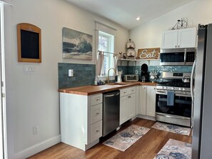 Fridge, microwave, oven, stovetop - Modern 3 Bedroom Harwich Retreat, Dog-Friendly, 1 mi to Little Pleasant Bay (Harwich)