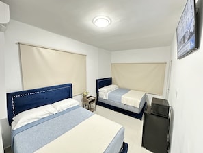 1 bedroom, iron/ironing board, bed sheets - 5 Mins to Airport Apt 2 | Cozy Studio with 2 Queen Beds (Carolina)