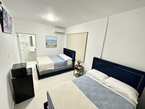 1 bedroom, iron/ironing board, bed sheets - 5 Mins to Airport Apt 2 | Cozy Studio with 2 Queen Beds (Carolina)