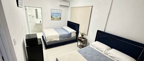 1 soveværelse, strygejern/strygebræt, sengetøj