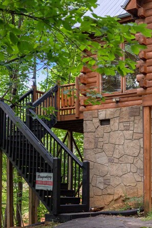 Property grounds - Little Woods Cabin | Family-Friendly w/ Games! (Sevierville)
