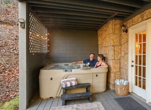 Outdoor spa tub - Serene Mountain Cabin | Hot Tub, 2Fireplace, Grill (Sevierville)