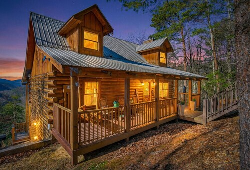 Above the Clouds | Views, Hot Tub, Grill, Games!