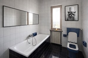 Bathroom - Villa With Pool in the Green Monferrato · Botto Living (Castelletto Merli)