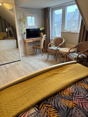 4 bedrooms, iron/ironing board, free WiFi, bed sheets - House het rijtje 41 in DE KWAKEL (N -H)16 KM from Amsterdam a Cote keukenhof, (de kwakel)