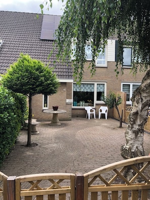 Terrace/patio - House het rijtje 41 in DE KWAKEL (N -H)16 KM from Amsterdam a Cote keukenhof, (de kwakel)