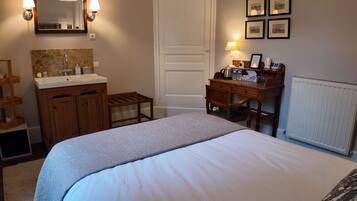 Fer et planche à repasser, Wi-Fi, draps fournis