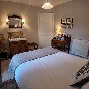 Fer et planche à repasser, Wi-Fi, draps fournis